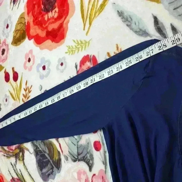 Athleta women’s pullover workout top with thumb holes crewneck size large navy - Picture 7 of 9